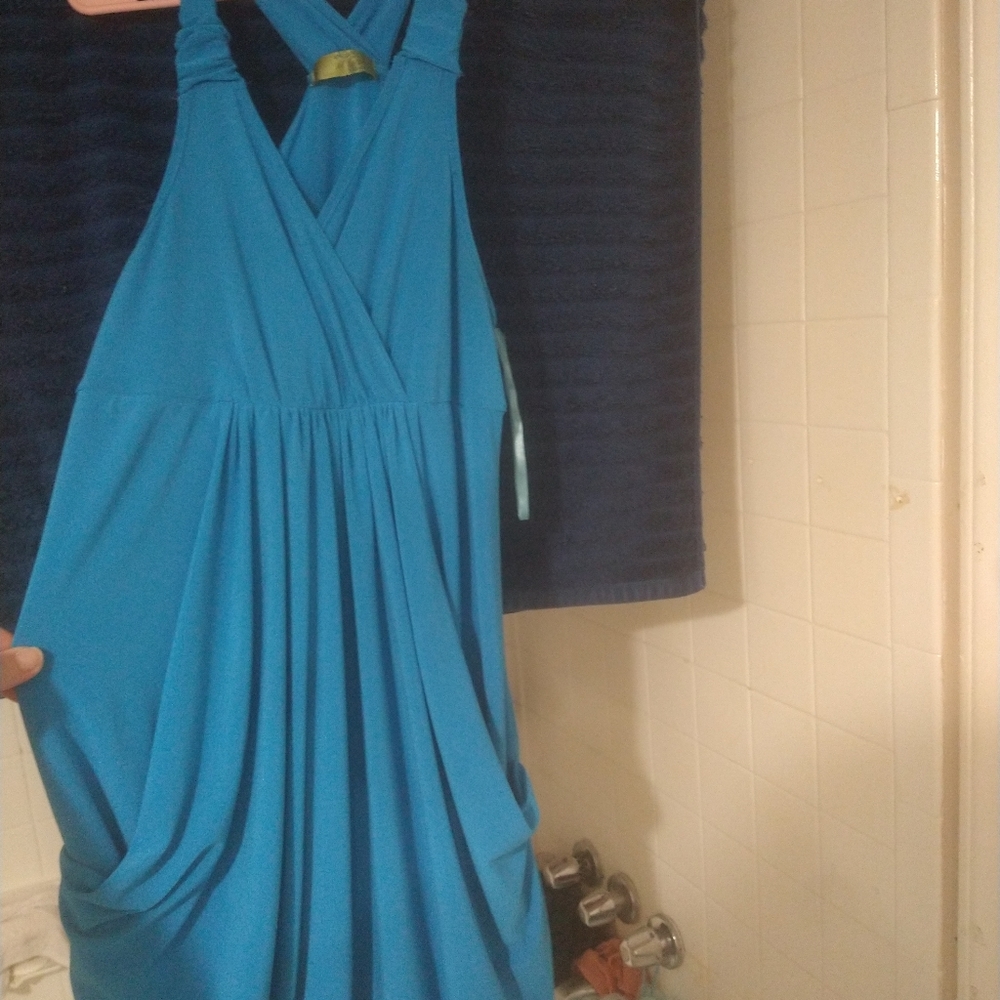 Dress - Picture 2 of 3